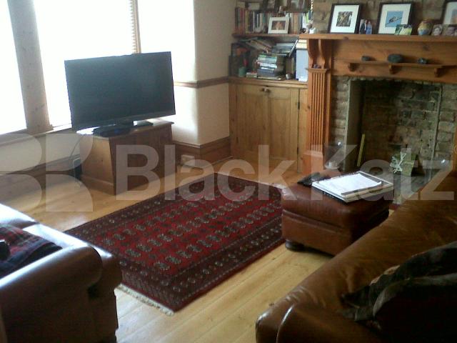 			2 Bedroom, 1 bath, 1 reception Ground Floor Flat			 Kingsway, Mortlake